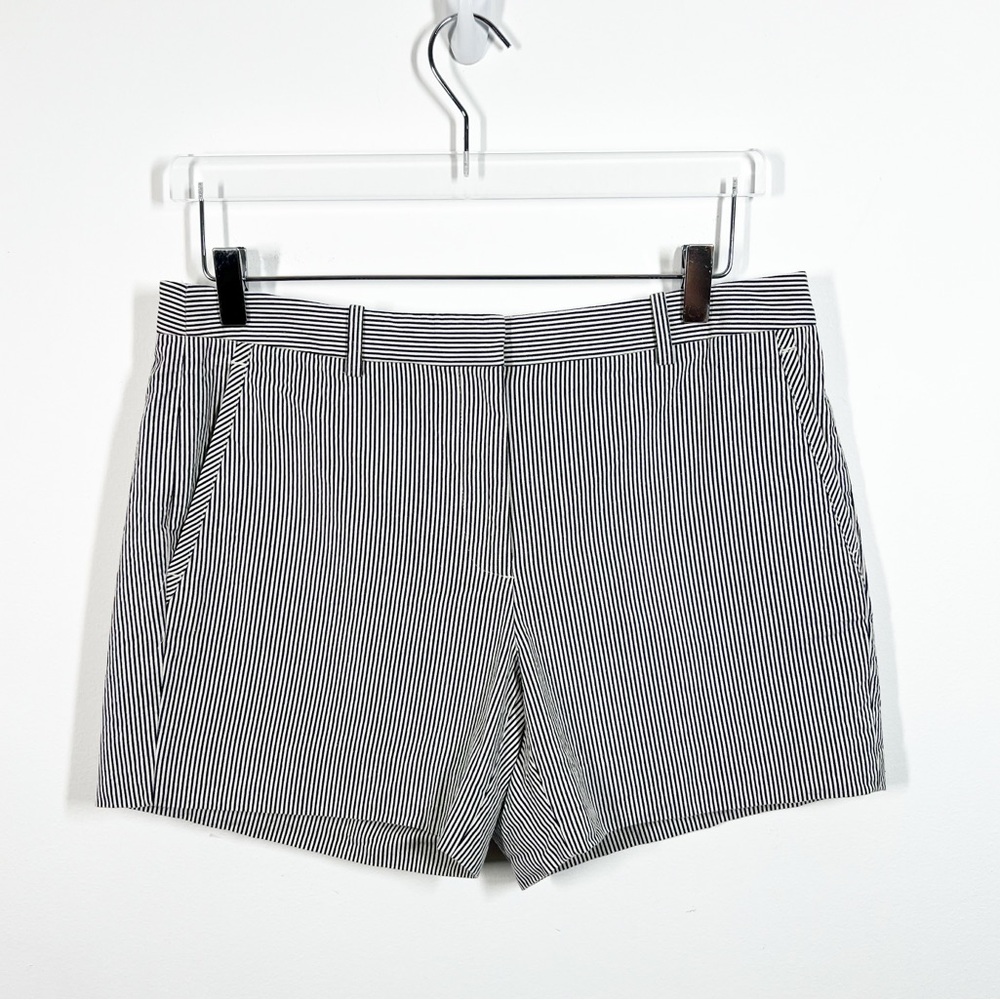 J.Crew Women's Size 8 Navy Cream Pinstripe Seersucker Cotton Shorts Style E8842